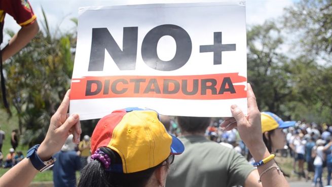 go to Chaos in Venezuela: Opposition befürchtet Diktatur